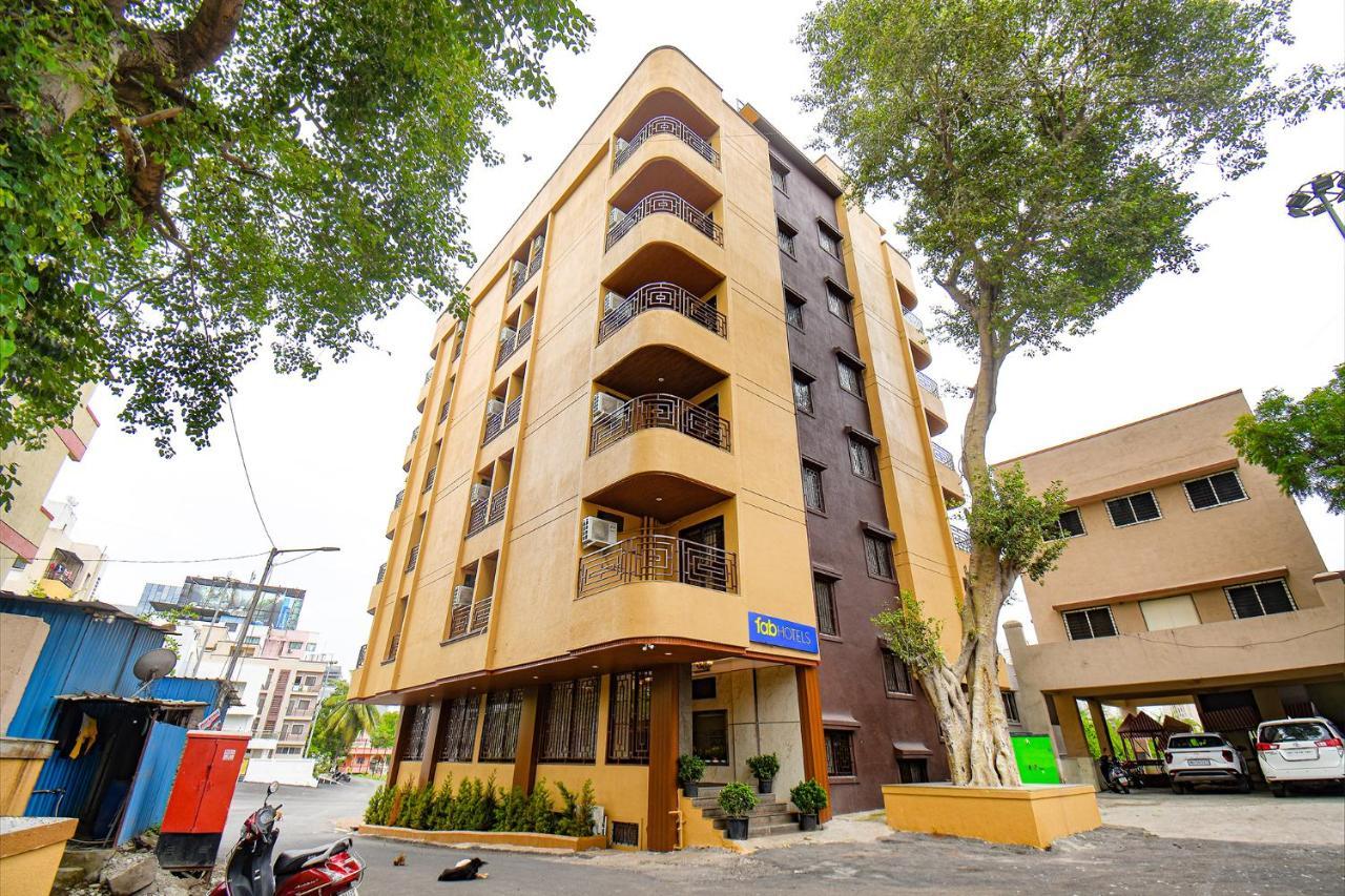 Fabhotel Gaurav Galaxy Pune Exteriör bild